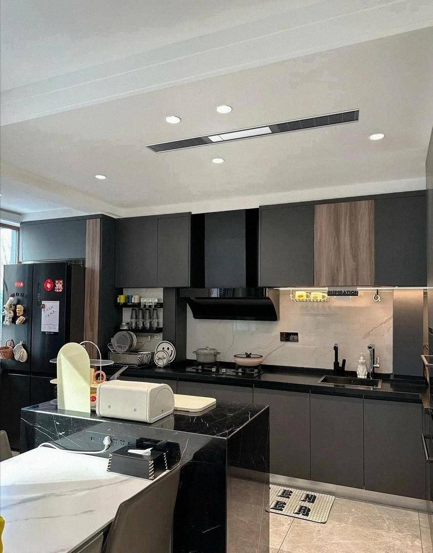 这套房子不靠夸张材料取胜靠把日常打理到发光干净到能映出灯具的轮廓开元棋牌46岁秦岚的豪宅爆了全屋精致温暖一尘不染刚好适合两个人住(图2) 这套房子不靠夸张材料取胜靠把日常打理到发光干净到能映出灯具的轮廓开元棋牌46岁秦岚的豪宅爆了全屋精致温暖一尘不染刚好适合两个人住(图2)